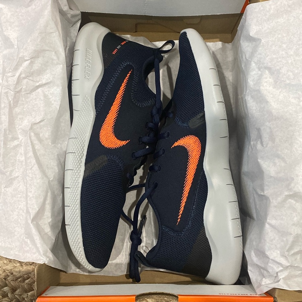 Nike Flex Experience Run 10, US10 BNIB